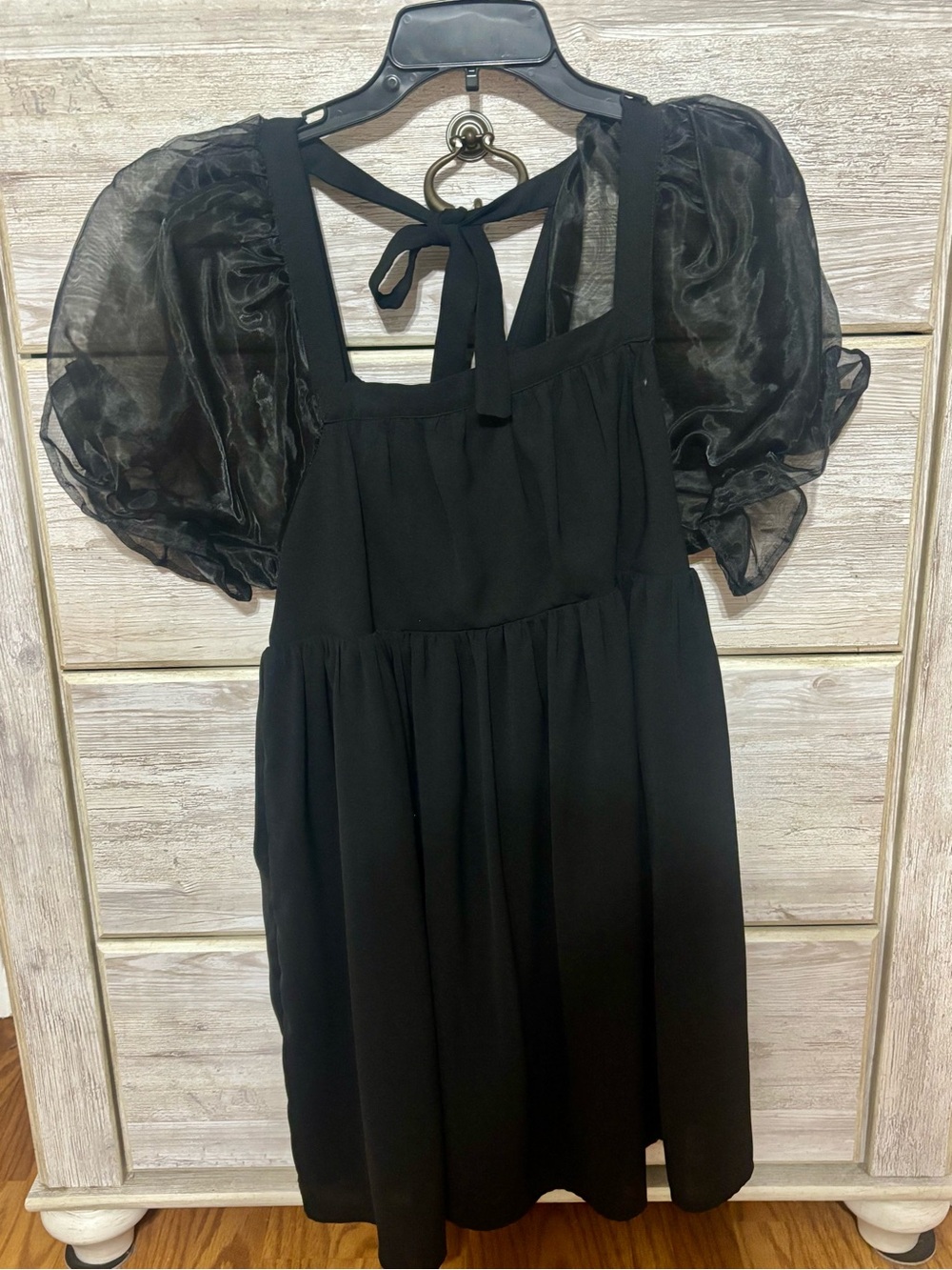 entro Black Puff-Sleeve Tie-Back Dress for Kids